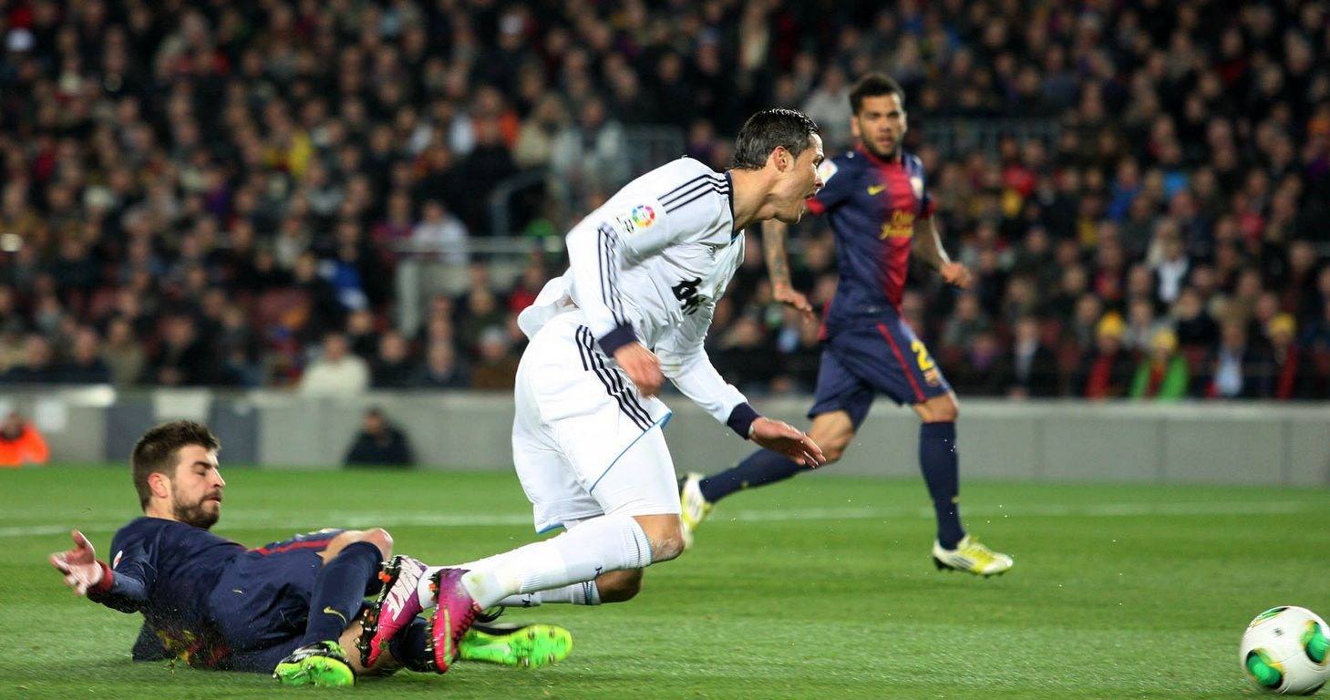 拜仁鏖战美国，皮克高光表现