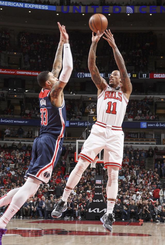 鹈鹕轻取尼克斯，德罗赞状态火热