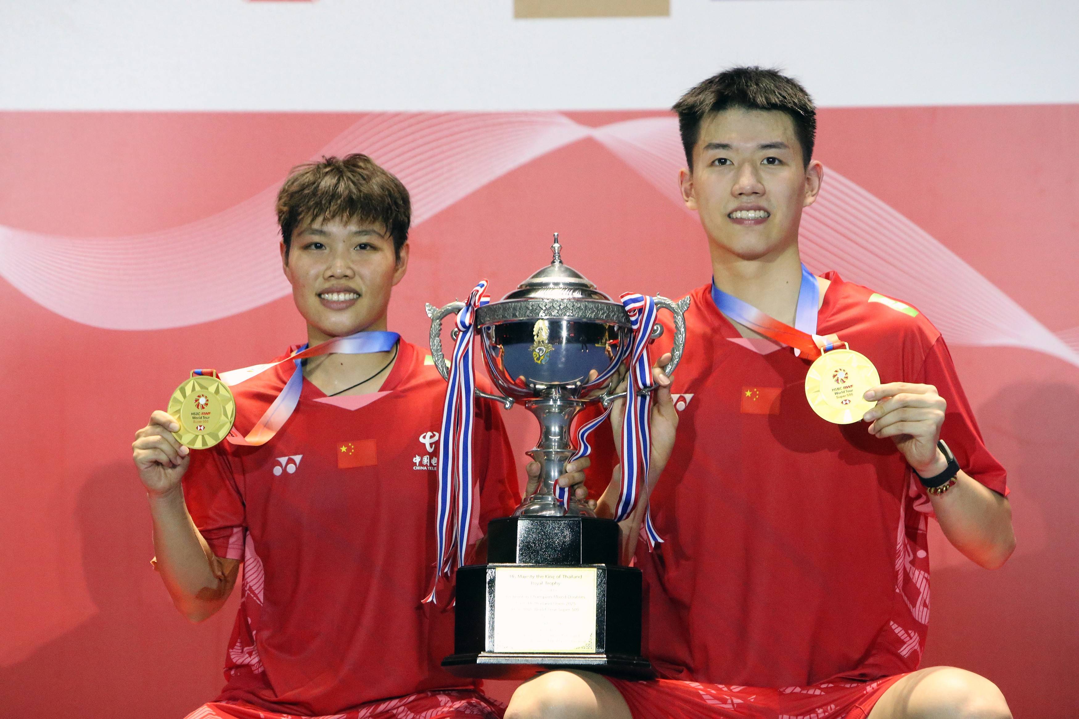 泰国羽毛球队完胜印度羽毛球队,林丹爆发神勇 泰国羽毛球队完胜印度羽毛球队,林丹爆发神勇