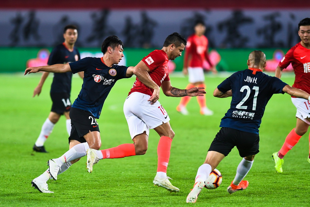 广州恒大客场大胜,领先积分榜 广州恒大客场大胜,领先积分榜