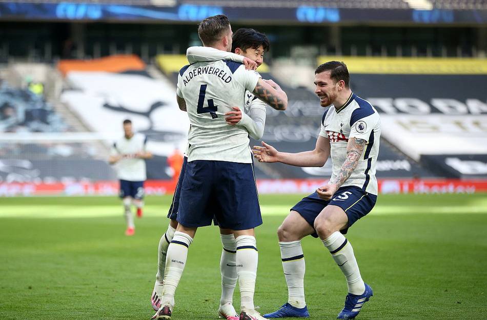 意大利惨遭英格兰逆转,小组形势岌岌可危 意大利惨遭英格兰逆转,小组形势岌岌可危