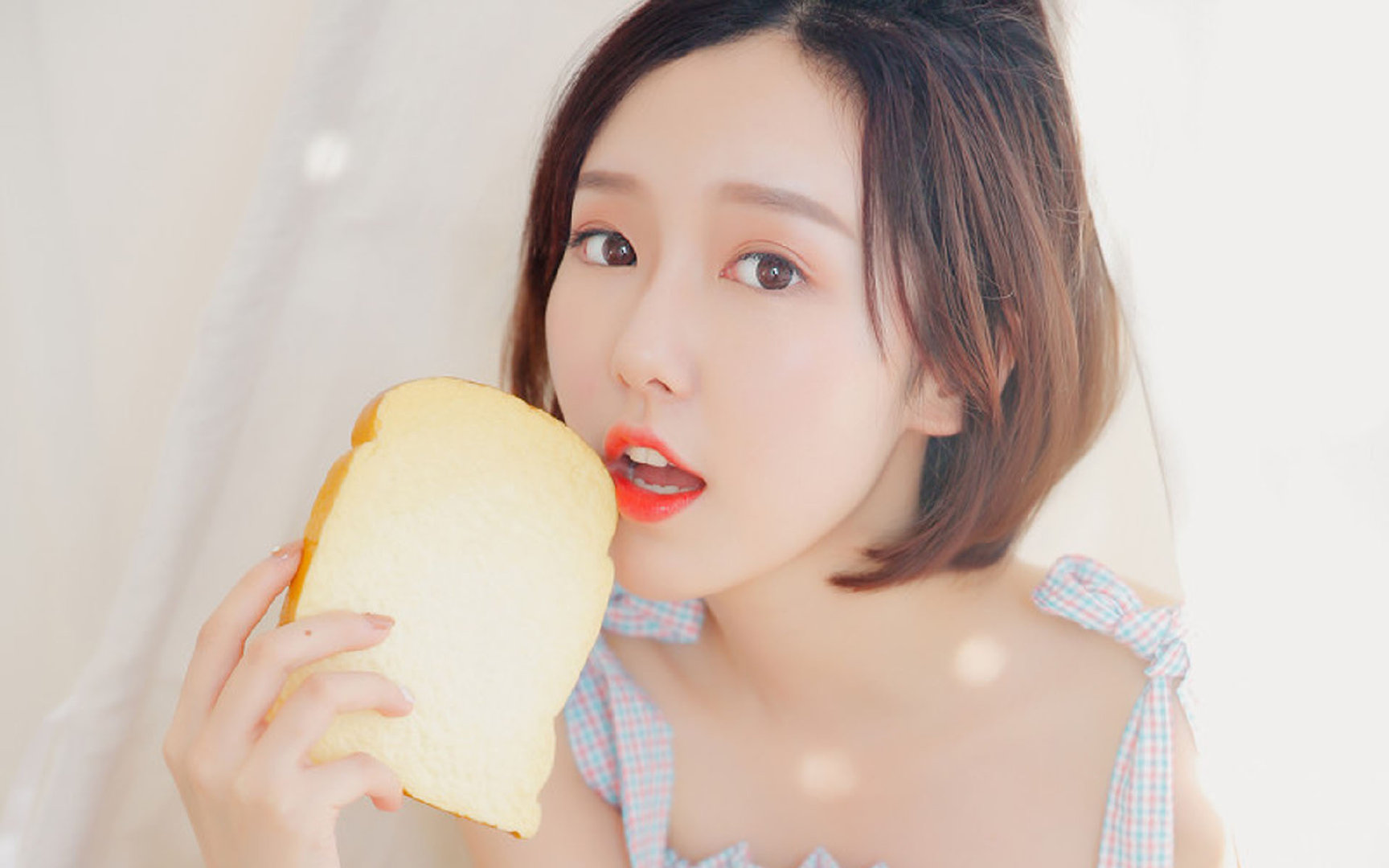 苏亚雷斯攻防转换核心，克罗地亚险胜瑞典