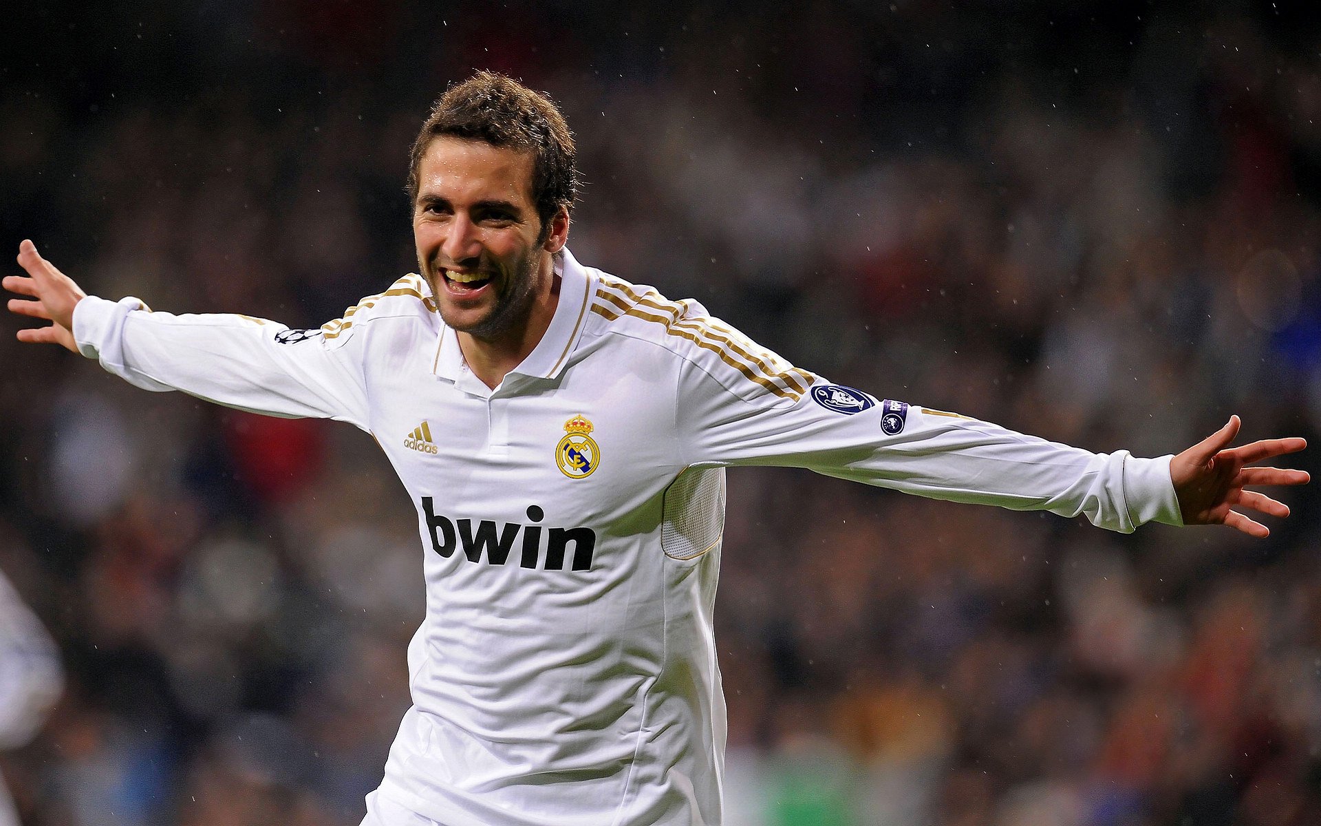 拉沃尔杯横扫温网，纳达尔以钢铁意志统治全场，重定义网球传奇