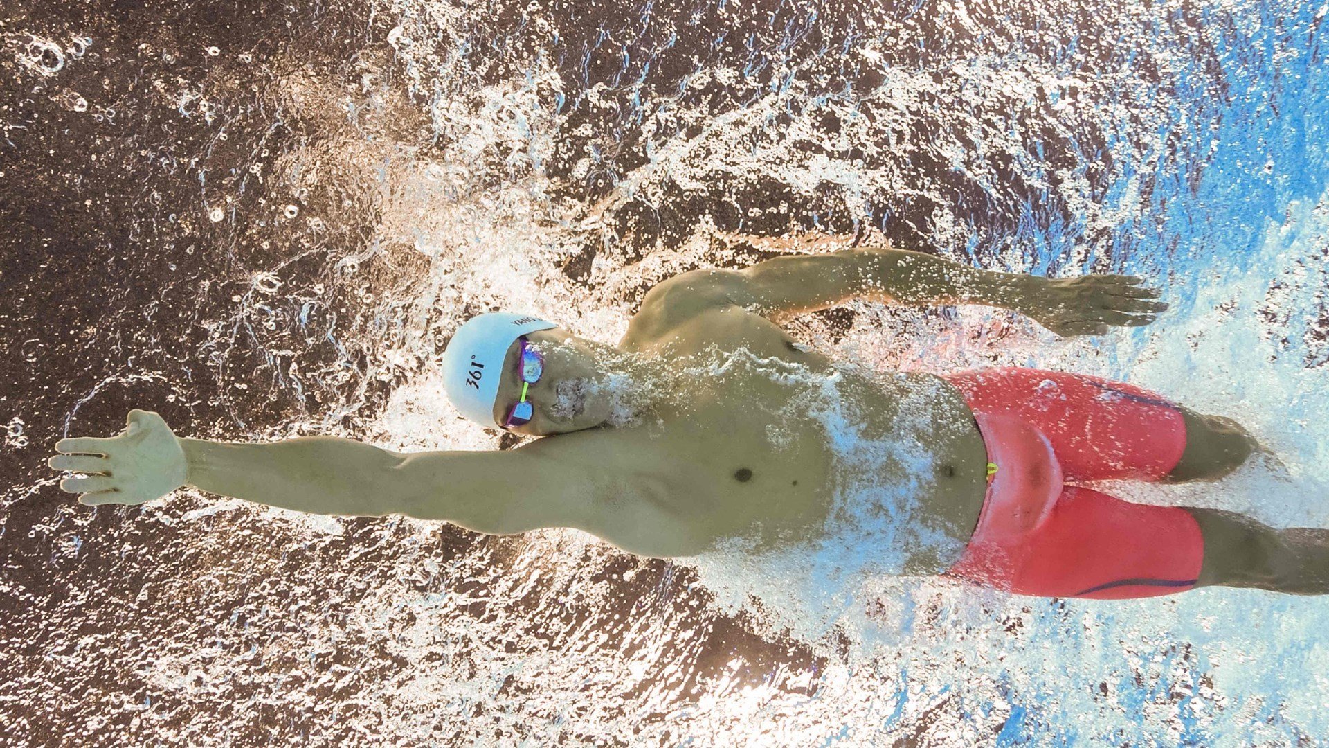 绿茵场上的乒乓回响，当英格兰轻取奥地利，张继科的传奇仍在闪光